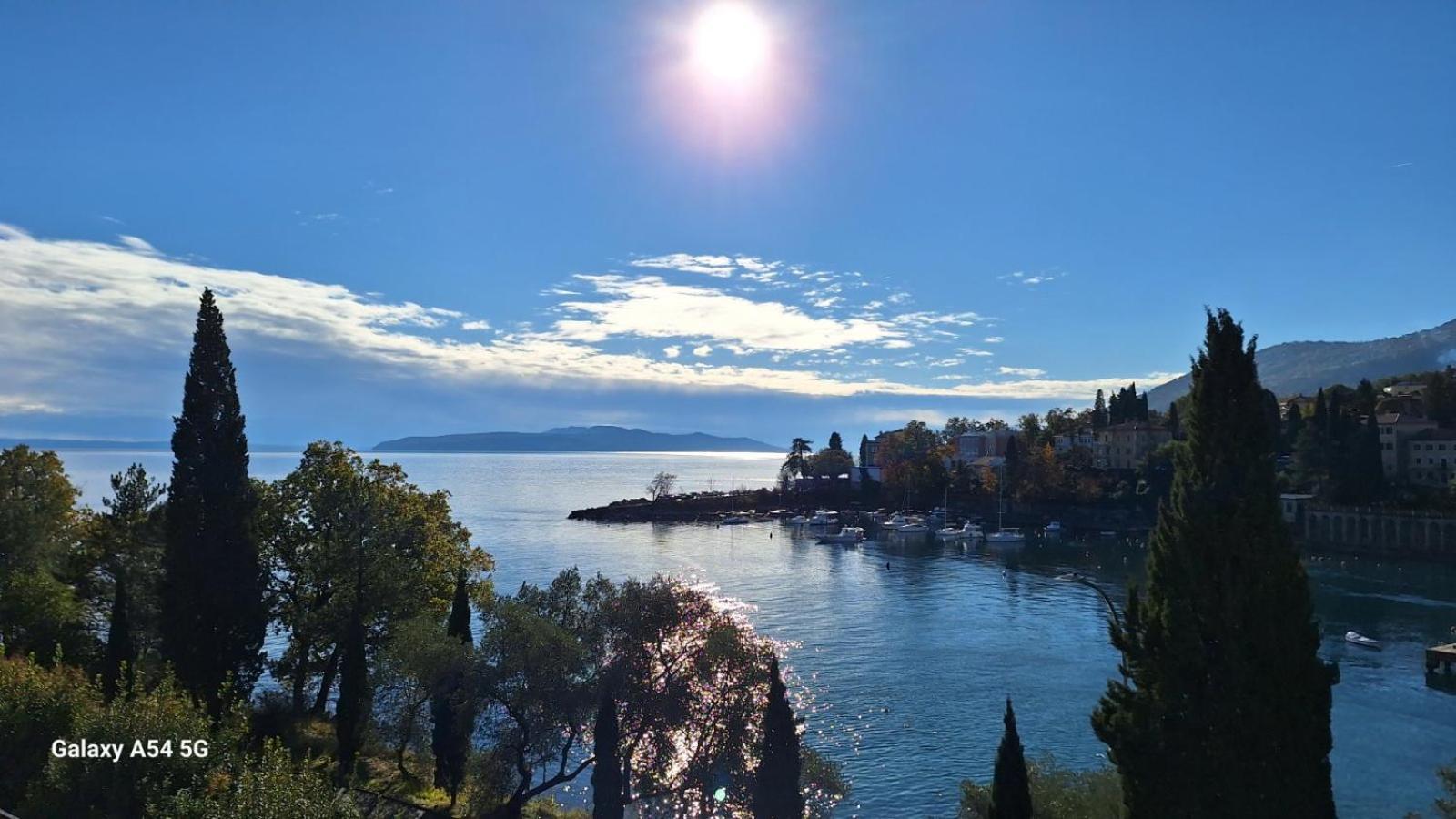 Apartmani Kadmen Ika Dış mekan fotoğraf