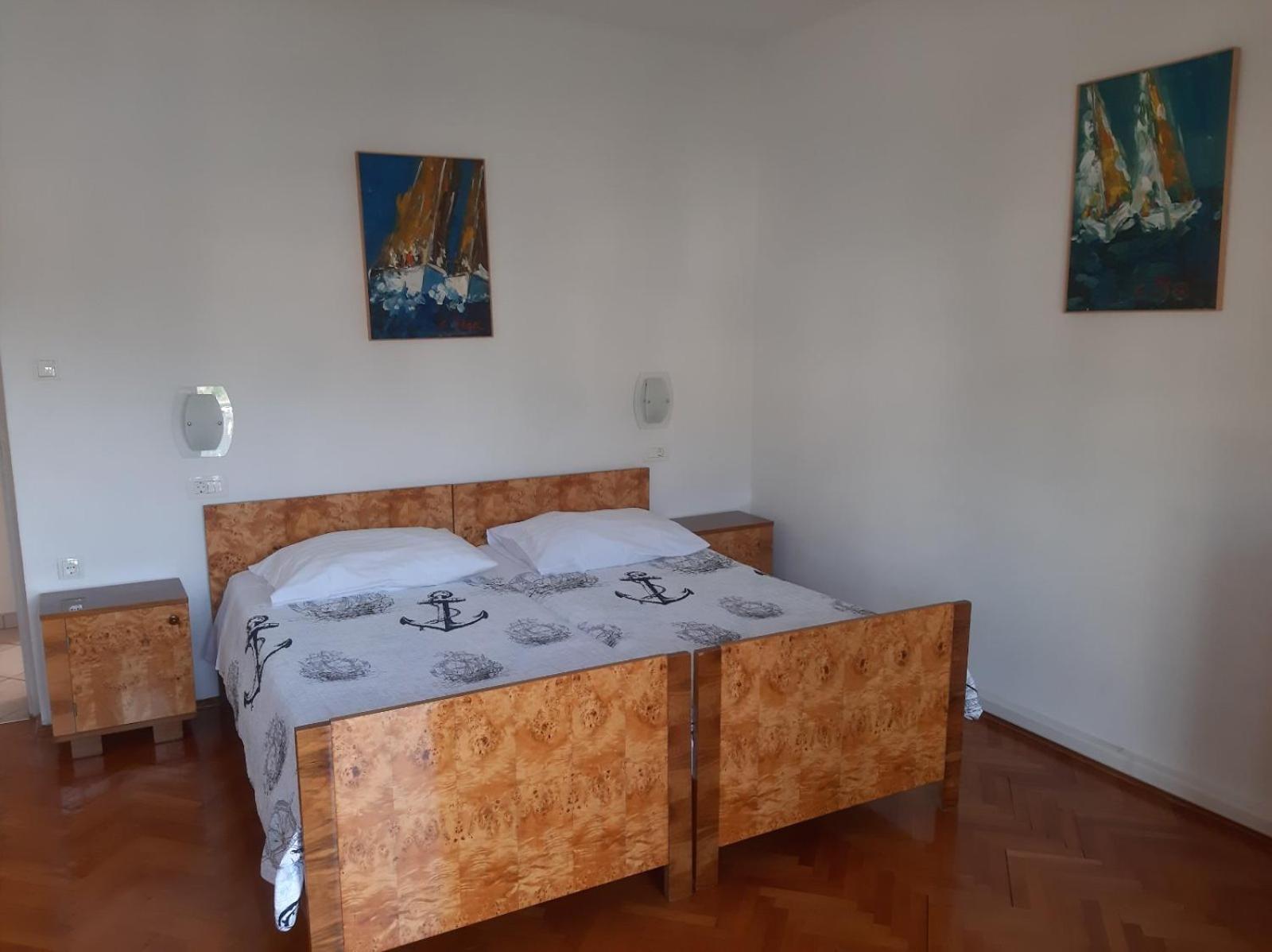 Apartmani Kadmen Ika Dış mekan fotoğraf