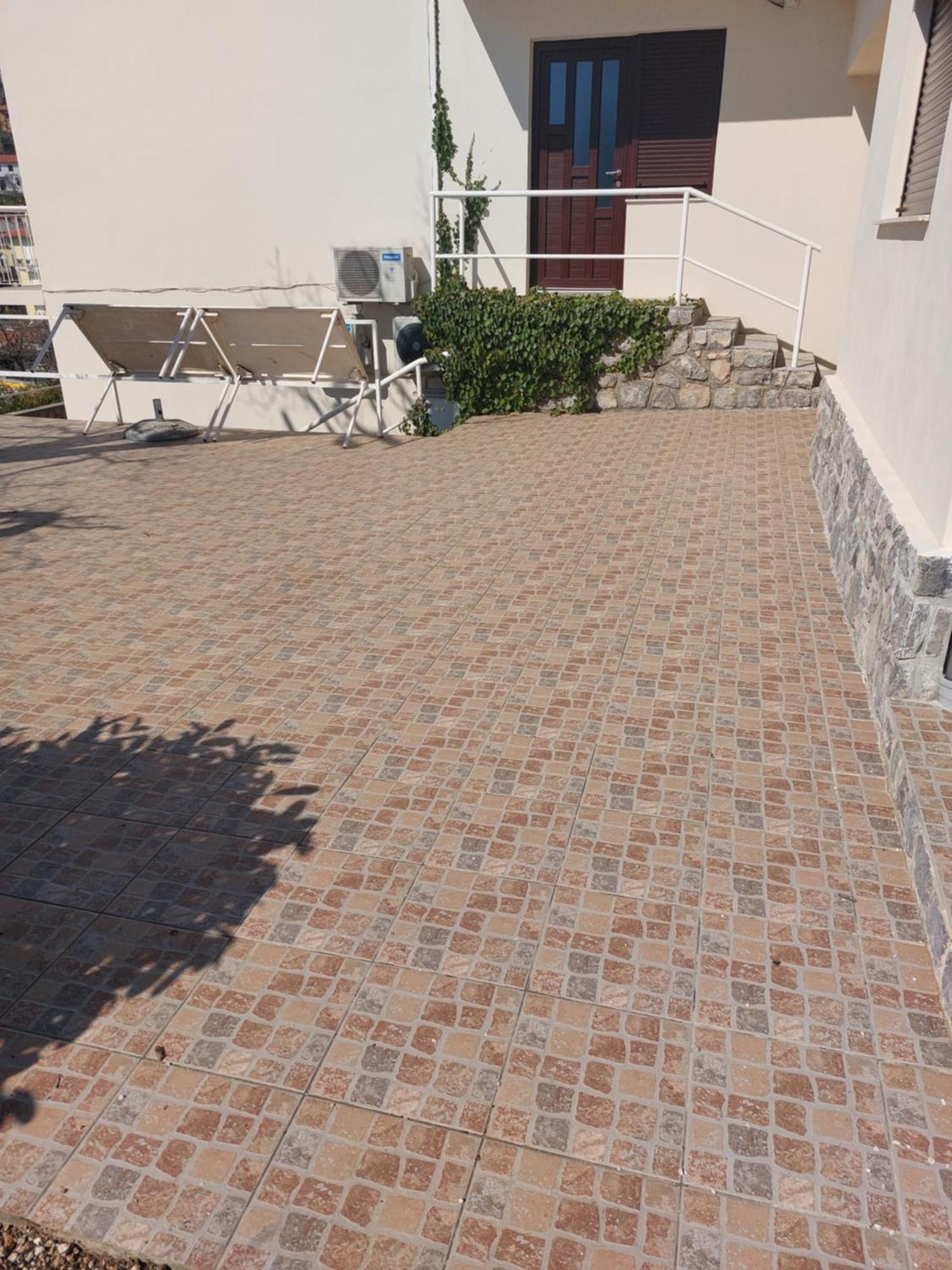 Apartmani Kadmen Ika Dış mekan fotoğraf