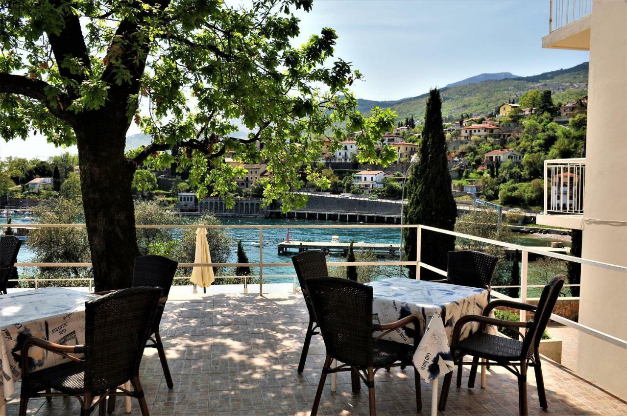Apartmani Kadmen Ika Dış mekan fotoğraf