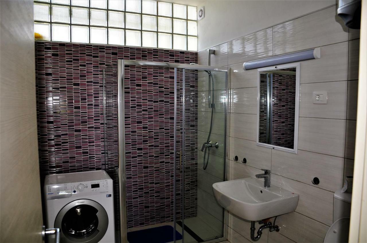 Apartmani Kadmen Ika Dış mekan fotoğraf