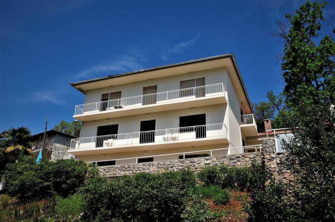 Apartmani Kadmen Ika Dış mekan fotoğraf